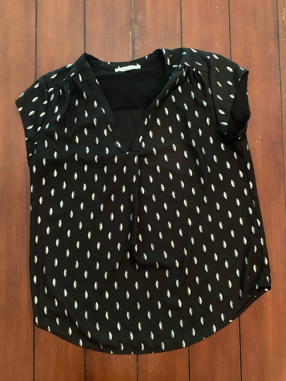 Monday Fun size S, Black V-Neck Blouse 🖤🖤🖤🖤🖤🖤🖤🖤🖤